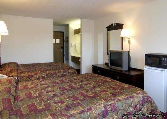 Rodeway Inn Cedar Rapids Bilik gambar