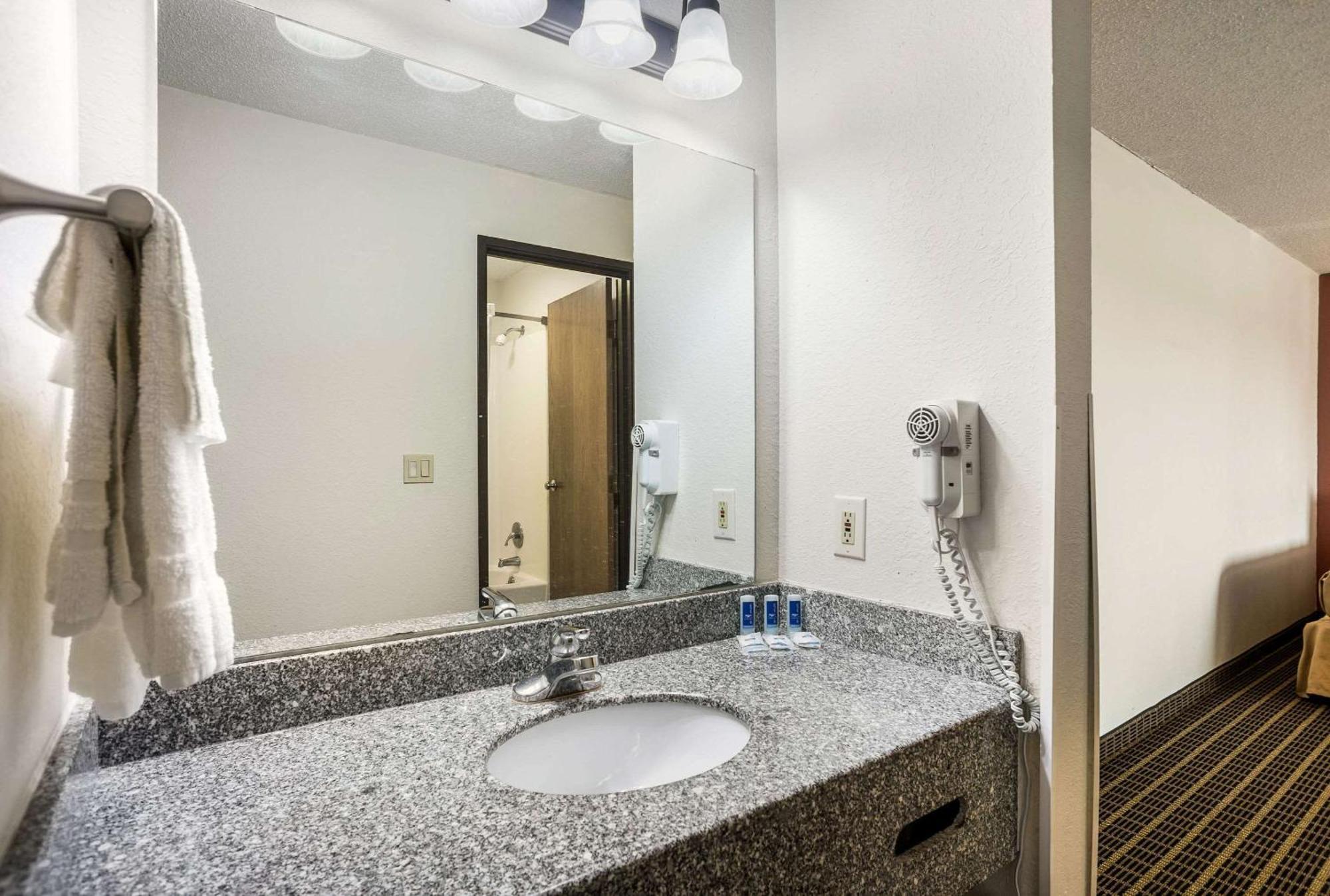 Rodeway Inn Cedar Rapids Luaran gambar